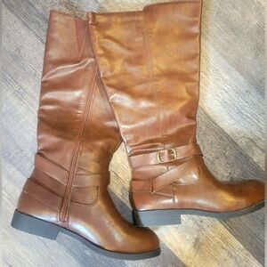 Cloud Walkers Wide Width Size 8.5 Boots